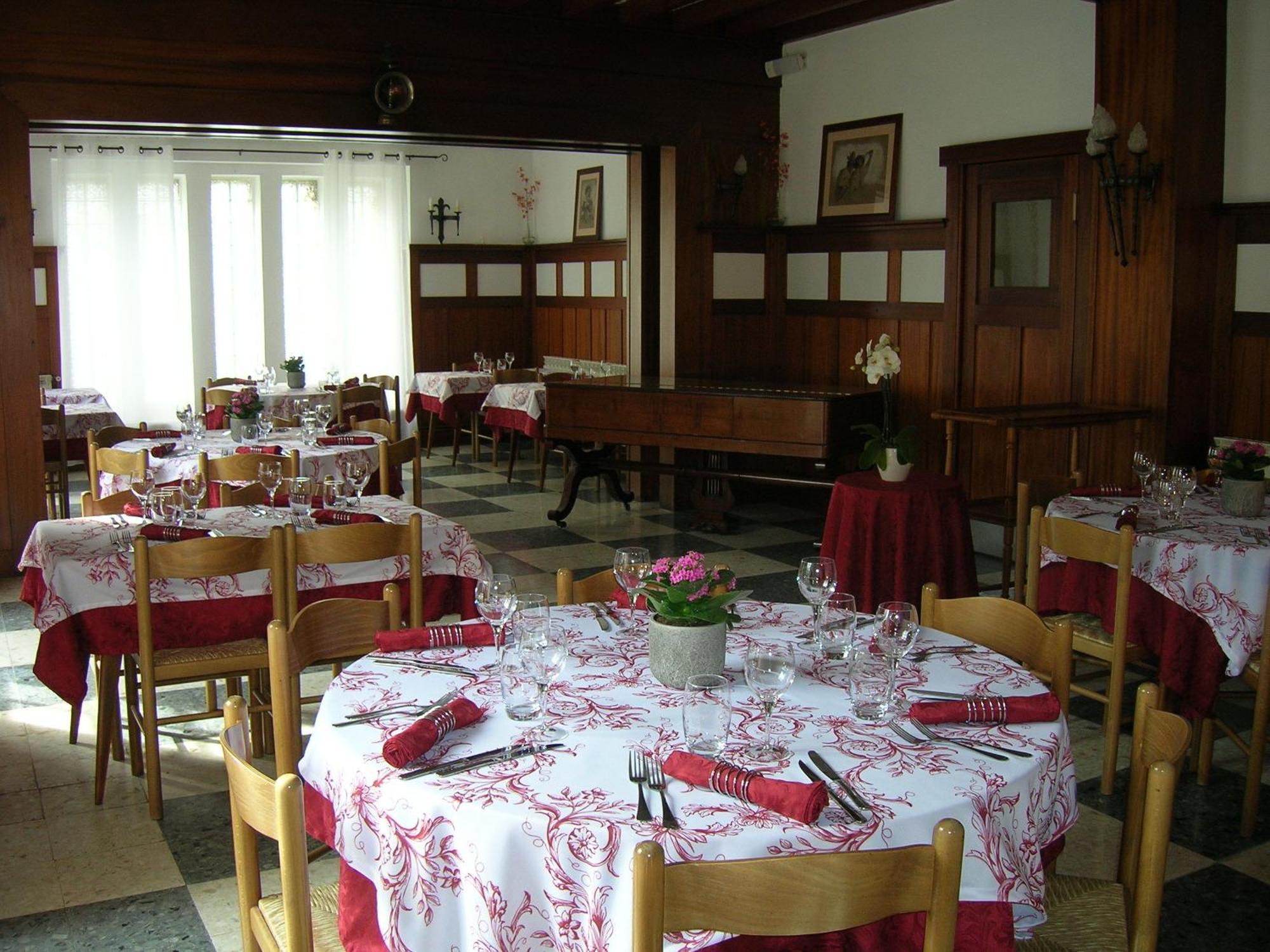 Le Relais De Ceilhes Hotel Bagian luar foto